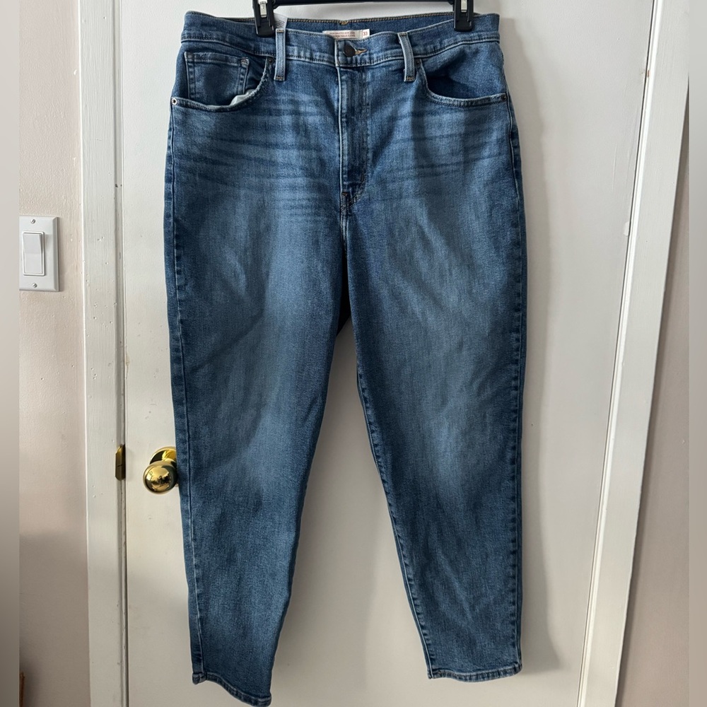 Levis Mom Jeans- high waisted- size 33
